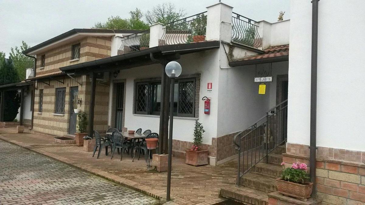 Agriturismo Borgo Nuovo Sant'Agata Dei Goti Hotell Migliara-San Silvestro Eksteriør bilde